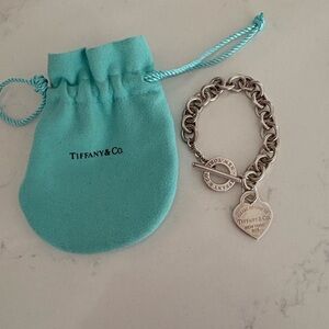Return to Tiffany® Heart Tag Toggle Bracelet in sterling silver.